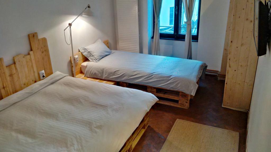 Victoria Poshtel Bucharest Albergue Habitación foto