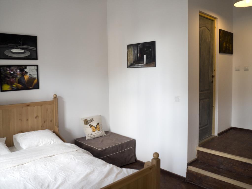 Victoria Poshtel Bucharest Albergue Habitación foto