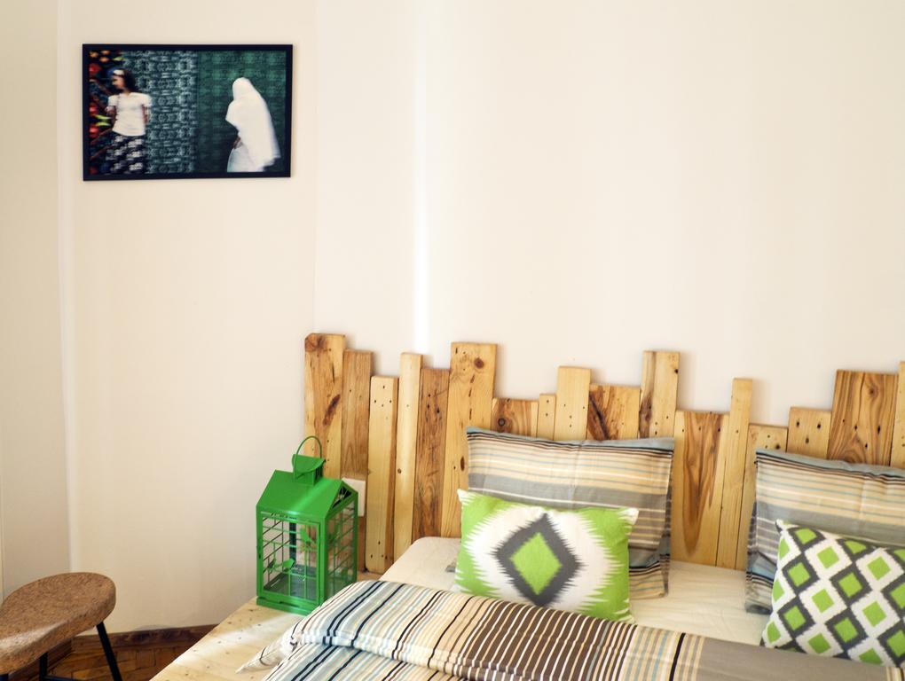 Victoria Poshtel Bucharest Albergue Habitación foto