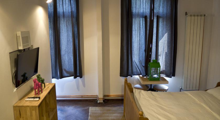 Victoria Poshtel Bucharest Albergue Exterior foto