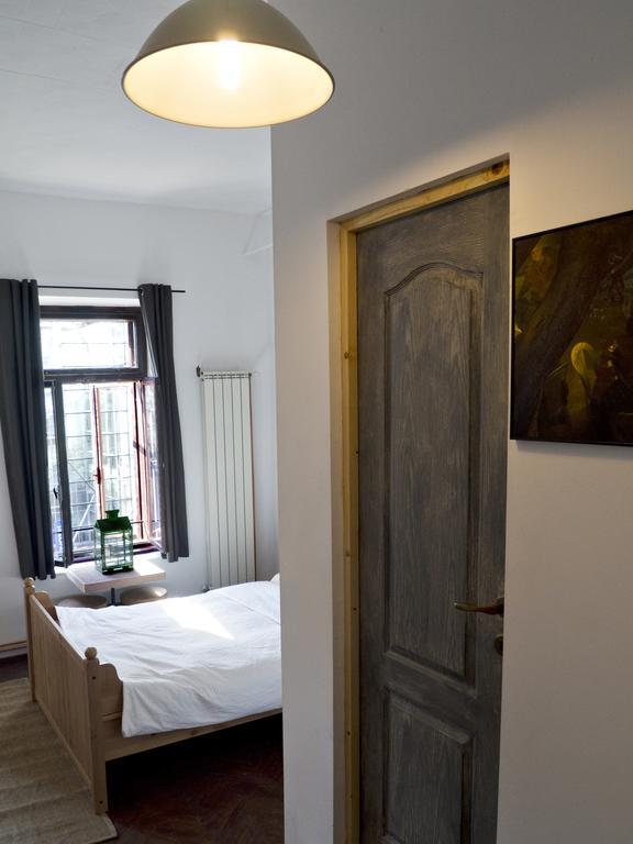 Victoria Poshtel Bucharest Albergue Exterior foto