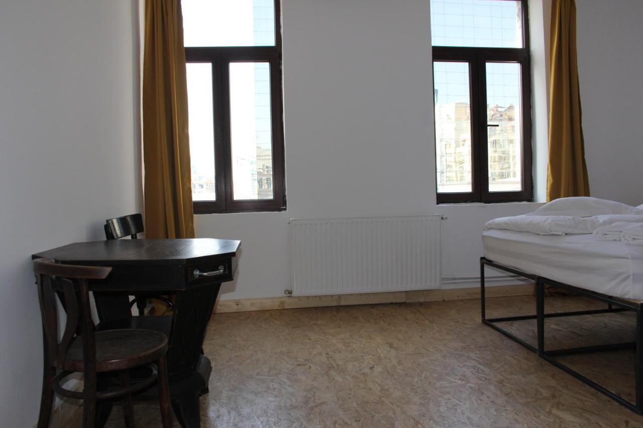 Victoria Poshtel Bucharest Albergue Exterior foto