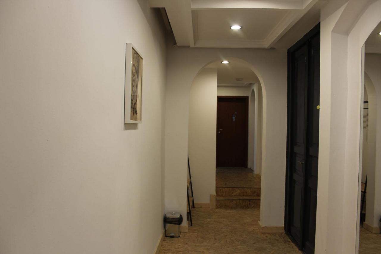 Victoria Poshtel Bucharest Albergue Exterior foto