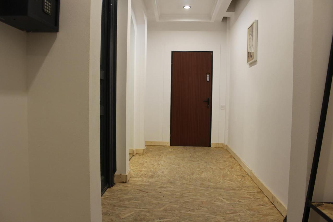 Victoria Poshtel Bucharest Albergue Exterior foto