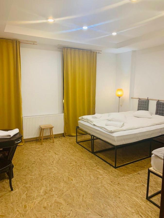 Victoria Poshtel Bucharest Albergue Exterior foto